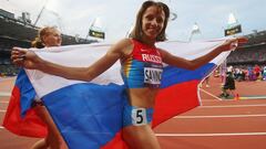 La atleta rusa Mariya Savinova celebra la medalla de oro en la prueba de 400 metros en los Juegos Ol&iacute;mpicos de Londres. Savinova ha sido suspendida por cuatro a&ntilde;os por dopaje por el TAS y despose&iacute;da de este t&iacute;tulo.
