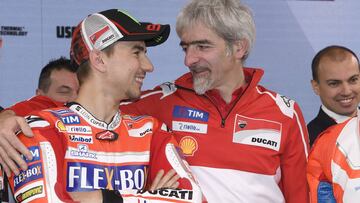 Jorge Lorenzo junto a Gigi Dall'Igna.