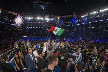 Las imágenes del memorable recital de Canelo frente a Smith