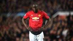 MANCHESTER, ENGLAND - APRIL 10:  Romelu Lukaku of Manchester United reacts during the UEFA Champions League Quarter Final first leg match between Manchester United and FC Barcelona at Old Trafford on April 10, 2019 in Manchester, England. (Photo by Michae