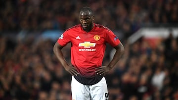 MANCHESTER, ENGLAND - APRIL 10: Romelu Lukaku of Manchester United reacts during the UEFA Champions League Quarter Final first leg match between Manchester United and FC Barcelona at Old Trafford on April 10, 2019 in Manchester, England. (Photo by Michae