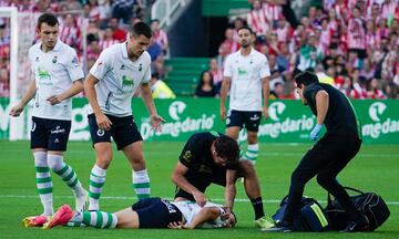 Arana cayó desplomado tras el choque con Rober Pier, donde perdió el conocimiento. Dívar y Diego salieron en su auxilio, aún con la pelota en juego.