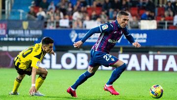 Arbilla saca un balón en el duelo frente al Zaragoza