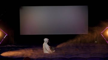 Limpieza de un cine en Tailandia.