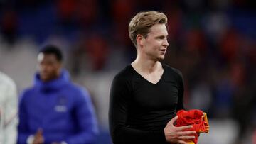 Van Gaal: “Por esto vale 112 millones Frenkie de Jong”.