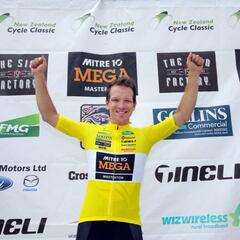 Aaron Gate vuelve a ganar y amplía su ventaja