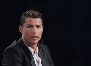 Cristiano Ronaldo recibe el premio 'Globe Soccer' en Dubai