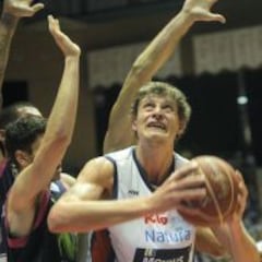 El Obradoiro sobrevive al Estu y se mantiene invicto en casa