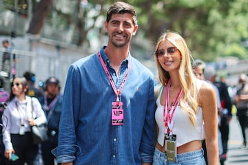 Thibaut Courtois junto a su mujer, Mishel Gerzig, durante el Gran Premio de Mónaco de la Fórmula 1.