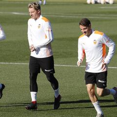 El Valencia acepta la última oferta del Atlético por Wass