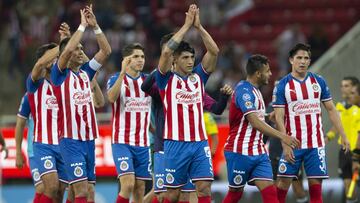 Chivas en su estadio.