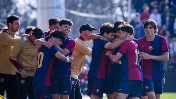 Los juveniles del Barça celebran la victoria ante el Stuttgart y el pase a la Final Four de la Youth League.