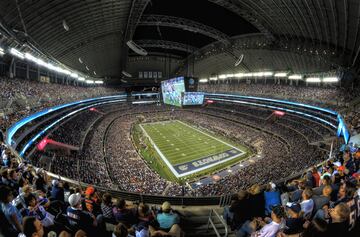 Uno de los estadios más modernos es la casa de los Vaqueros de Dallas, Cuenta con capacidad para 85 mil personas.