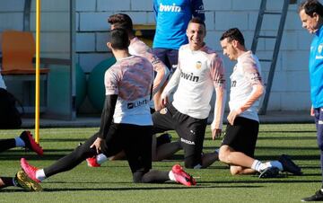 Rodrigo y Florenzi, en el entrenamiento de ayer.