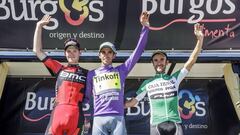 Alberto Contador (centro), flanqueado por el belga Ben Hermans (izquierda) y por Sergio Padilla. 