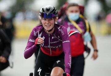 La ciclista neerlandesa del Team SD Worx empez車 su andadura en el World Tour en 2019 y consigui車 sus primeras victorias en el Festival Elsy Jacobs y el Giro dell*Emilia. En 2021 fue campeona de la Liega-Basto?a-Lieja y qued車 tercera en el Giro de Italia femenino. En el Campeonato Mundial termin車 en s谷ptima posici車n en ruta. Es una corredora muy fuerte al sprint, lo cual puede ayudarle en las cuatro etapas llanas.