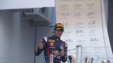 Carlos Sainz Jr. en el podio de Hungr&iacute;a.