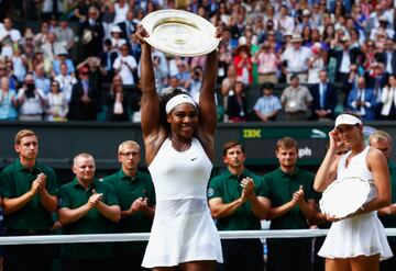 Julio de 2015. Muguruza hizo un gran torneo en Wimbledon y alcanzó la final del torneo británico. Allí esperaba Serena Williams en su mejor momento, venía de ganar los 3 Grand Slam anteriores, y la estadounidense se impuso a Muguruza con un doble 6-4.