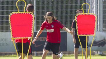 Simeone deberá elegir entre Filipe Luis y Lucas Hernández ante el Nápoles.