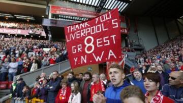 Steven Gerrard deja el Liverpool tras 17 años defendiendo la misma camiseta. Anfield se vistió de gala para hacer inolvidable su despedida.