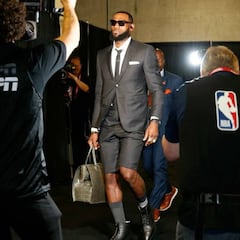 LeBron: 47.000 dólares en su ya famoso traje de pantalón corto