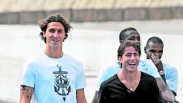 <b>AMIGOS Y TITULARES. </b>Ibrahimovic y Cabelino, el jueves en un acto promocional.
