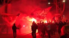 Locura total: el recibimiento de los tifosi al bus del Atalanta