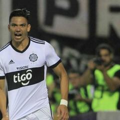 Pumas busca al delantero paraguayo Walter González