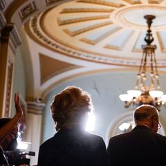 How would a government shutdown affect the US pandemic response and economic recovery?