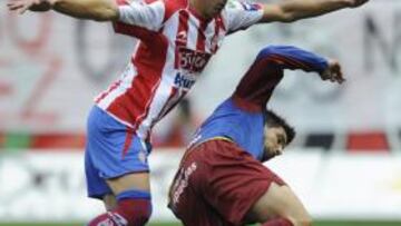 <b>SUSPENSO. </b>José Ángel quiere irse al Barcelona, pero el Sporting no acepta las condiciones azulgrana.