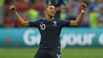 Mbapp&eacute; con Francia. 