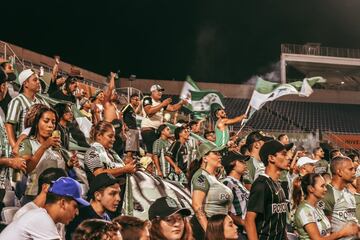 ¡Orlando es azul y verde! Las barras de Millonarios y Nacional alentaron a sus equipos en el Camping World Stadium en el último juego de la Florida Cup.