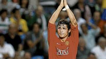 <b>PERDÓN. </b>Ronaldo se disculpó nada más marcar el tanto.