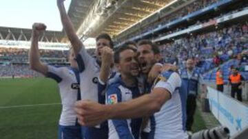 Los jugadores del Espanyol celebran el momentáneo 1-1 de Stuani en el encuentro del domingo ante el Real Madrid.