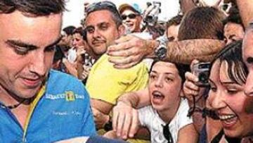 <b>TIENE TIRÓN.</B> Alonso es uno de los pilotos con más tirón popular dentro de la Fórmula 1 actual.