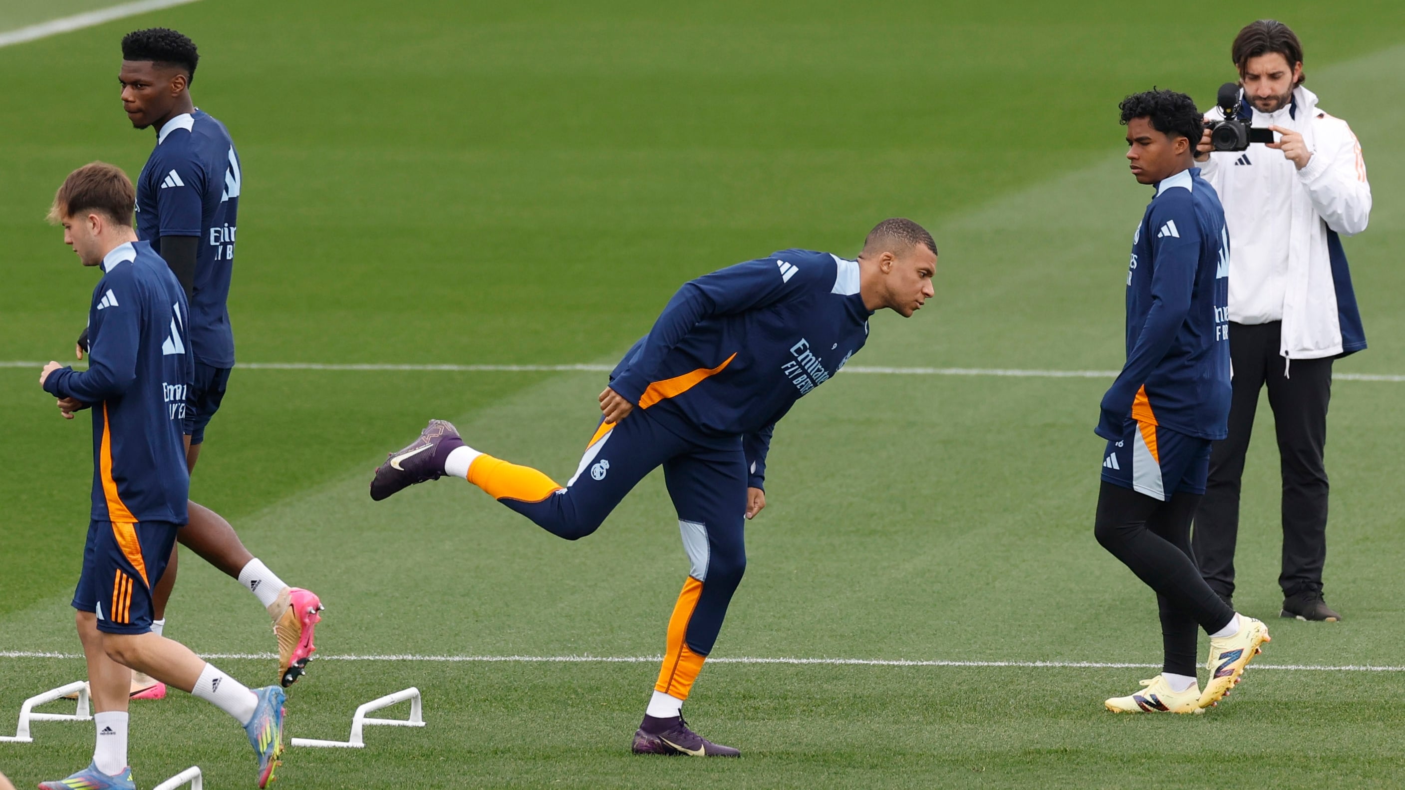 Mbappé, con el grupo