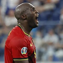 Lukaku rejoins Chelsea from Inter Milan in club-record transfer