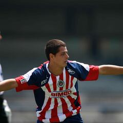 La última vez que Chicharito le anotó a Pumas