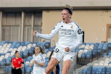 Eva Navarro convence como lateral derecha