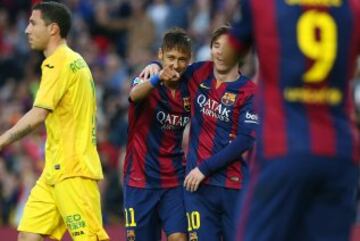 3-0. Neymar celebró el tercer tanto.