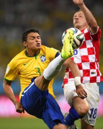 Thiago Silva y Ivica Olic.