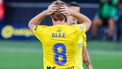 &Aacute;lex, del C&aacute;diz, se lamenta durante el partido.