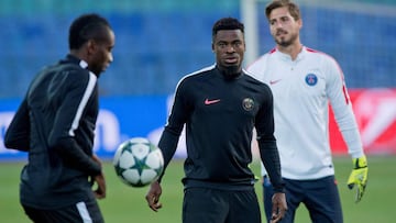 El PSG, en busca del primer puesto en Londres sin Aurier