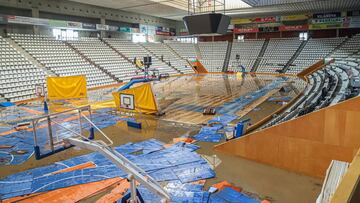 El pabell¨®n de Fontajau, la casa del Spar Citylift Girona, qued¨® completamente anegado por el agua tras el paso de Gloria. El temporal asol¨® la pasada semana el este peninsular.