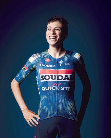 Los nuevos maillots del ciclismo para 2026: Movistar e Ineos de blanco...