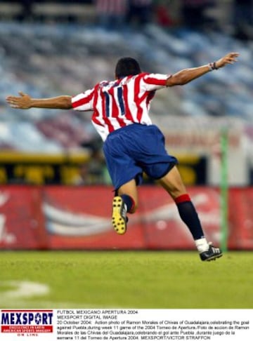 El volante ofensivo es recordado por sus grandes actuaciones en Chivas y en Selección Mexicana. Como entrenador, empezó dirigiendo a un humilde equipo de Tercera División de Guadalajara, posteriormente siguió creando experiencia en categorías inferiores de Chivas y su primer equipo profesional fue Coras de Tepic, pero sólo duró un semestre, pues se quedó a las puertas de la Liguilla en noveno puesto.