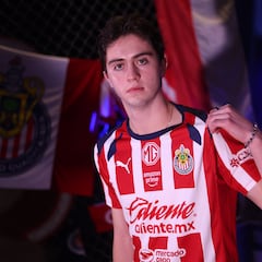 Chivas presume a su nuevo refuerzo