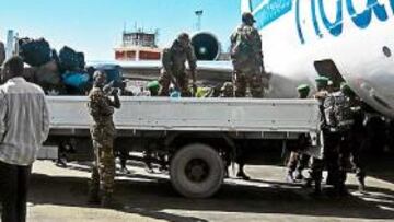 <b>CARGADO DE MATERIAL MILITAR. </b>El pasado mes de diciembre las bodegas de La Saeta estaban repletas de material militar en vez de material deportivo...