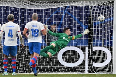 Ter Stegen injured: goalkeeper returns to Barcelona due to back pain