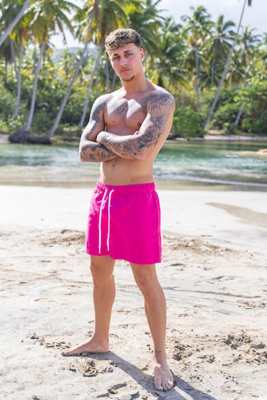 Fran tiene 20 años, es futbolista y viene de Valencia.